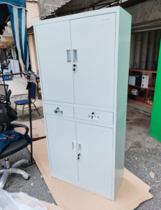 Document storage cabinet
