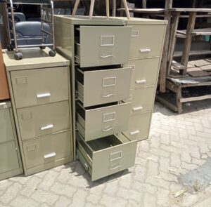 Metallic filing cabinet