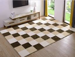 Interlocking carpet tiles